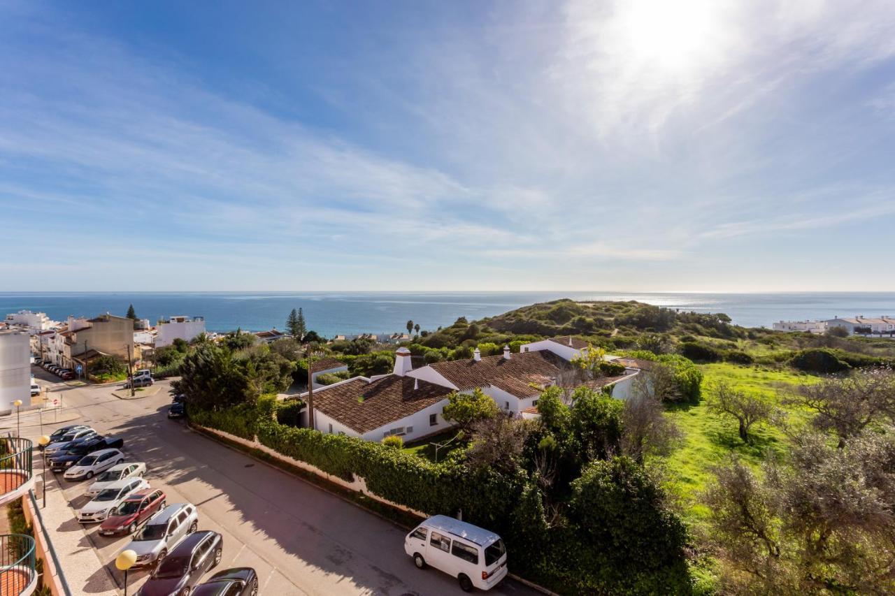 Lovely 2 Bedroom Apartment Including Pool, Stunning Ocean Views & Beach Closeby Praia Da Luz Exterior photo